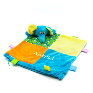 Snuttefilt elefant med namn broderat